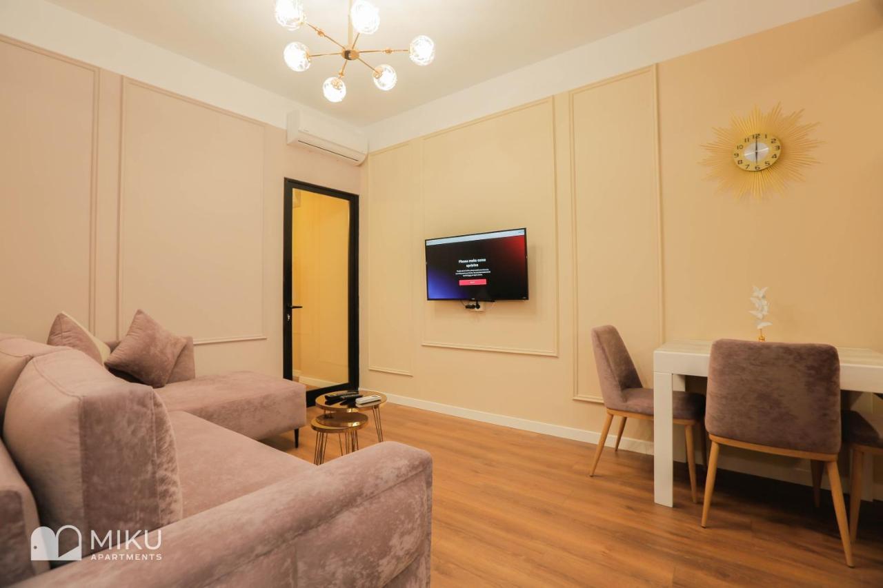 Miku Apartment - Perfect 1Bedroom At Komuna E Parisit Tirana Exteriör bild