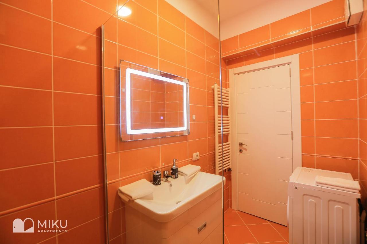 Miku Apartment - Perfect 1Bedroom At Komuna E Parisit Tirana Exteriör bild