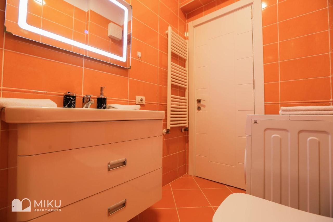 Miku Apartment - Perfect 1Bedroom At Komuna E Parisit Tirana Exteriör bild